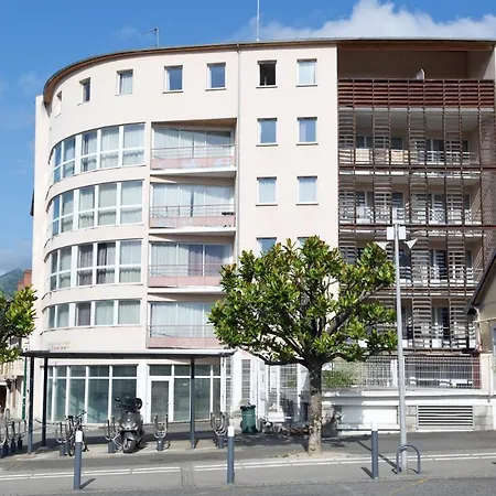 Grand Avec Climatisation, Balcon Proche Gare Centre *