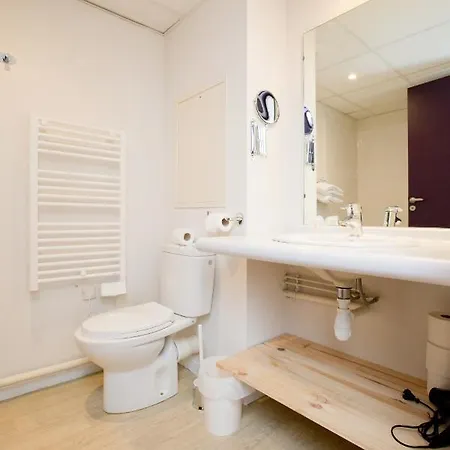 Grand Avec Climatisation, Balcon Proche Gare Centre Apartman